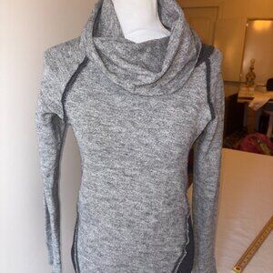 KUHL Women's Viola Nova Pullover Cowl Neck Gray Black size Small